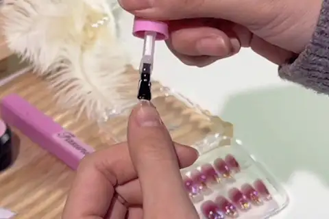 Removing Press on nails