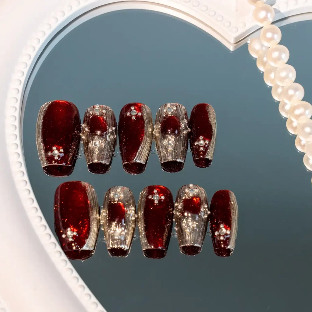 Red Buccellati Short Press On Nails, handmade by Fasunidy, 3d nails