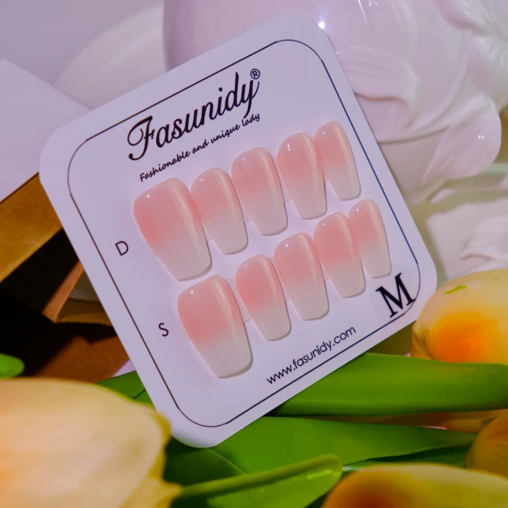 Milky Pink Short Press On Nails, handmade by Fasunidy, babyboomer nails, babyboomer nägel
