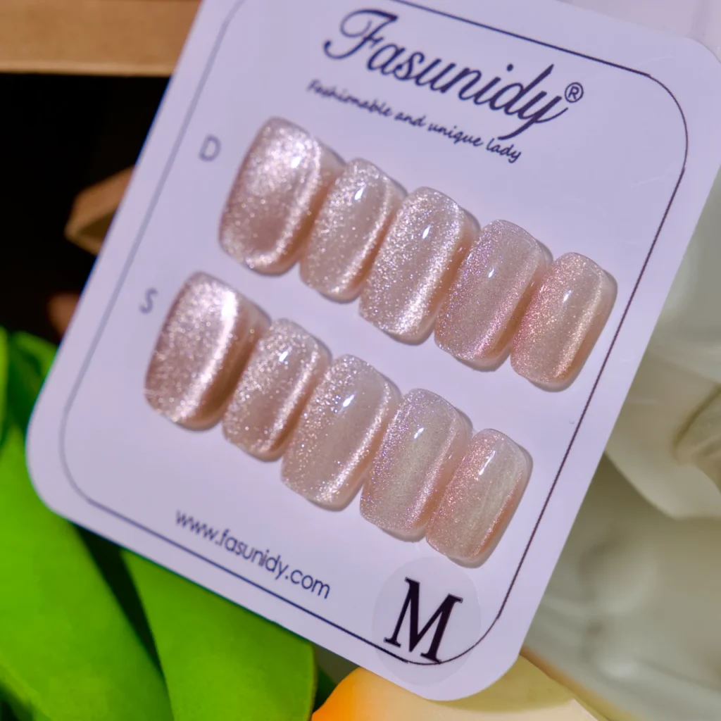 Elegant Cat Eye Short Press On Nails, handmade by Fasunidy,cat eye effect nails, uñas cortas