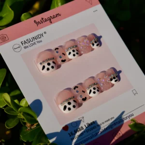 Dairy Cow Short Press On Nails, handmade by Fasunidy, 3d nails, round, forme ongles courts
